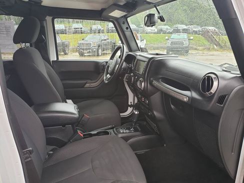 Used 2018 Jeep Wrangler Unlimited Sport S AWD/4WD image 20