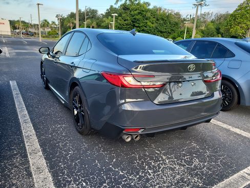 Certified 2025 Toyota Camry SE FWD image 5