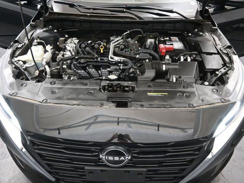 Used 2024 Nissan Altima 2.5 SV image 12