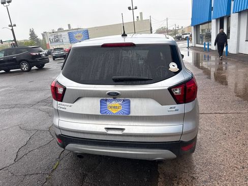 Used 2019 Ford Escape SE w/ Ford Safe & Smart Package AWD/4WD image 11