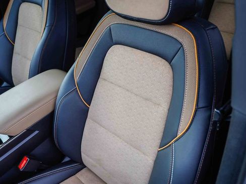 Used 2025 Chevrolet Equinox ACTIV w/ Safety and Technology Package FWD image 29