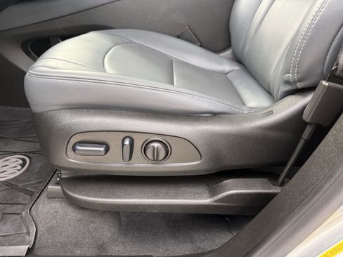 Used 2024 Buick Enclave Essence w/ Experience Buick Package FWD image 29