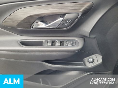 Used 2022 GMC Terrain SLE w/ Driver Convenience Package image 29