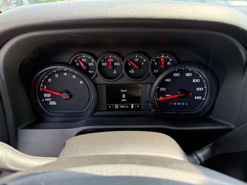 Used 2023 Chevrolet Silverado 1500 Custom Trail Boss AWD/4WD image 25