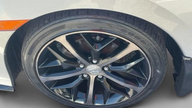 Used 2020 Honda Civic Sport Touring image 7