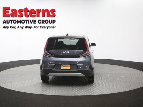 Used 2023 Kia Soul LX w/ LX Technology Package FWD image 35