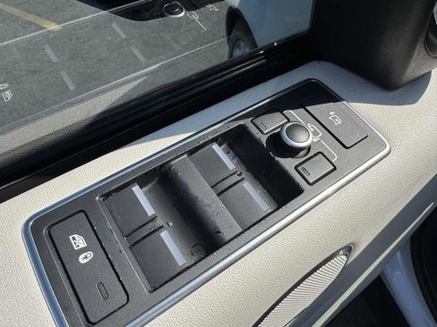 Used 2017 Land Rover Range Rover Supercharged image 30
