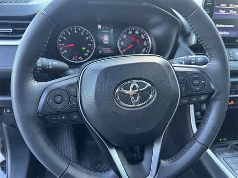 Used 2022 Toyota RAV4 XLE Premium image 22