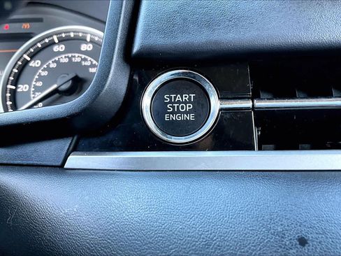 Used 2023 Mitsubishi Outlander ES image 35