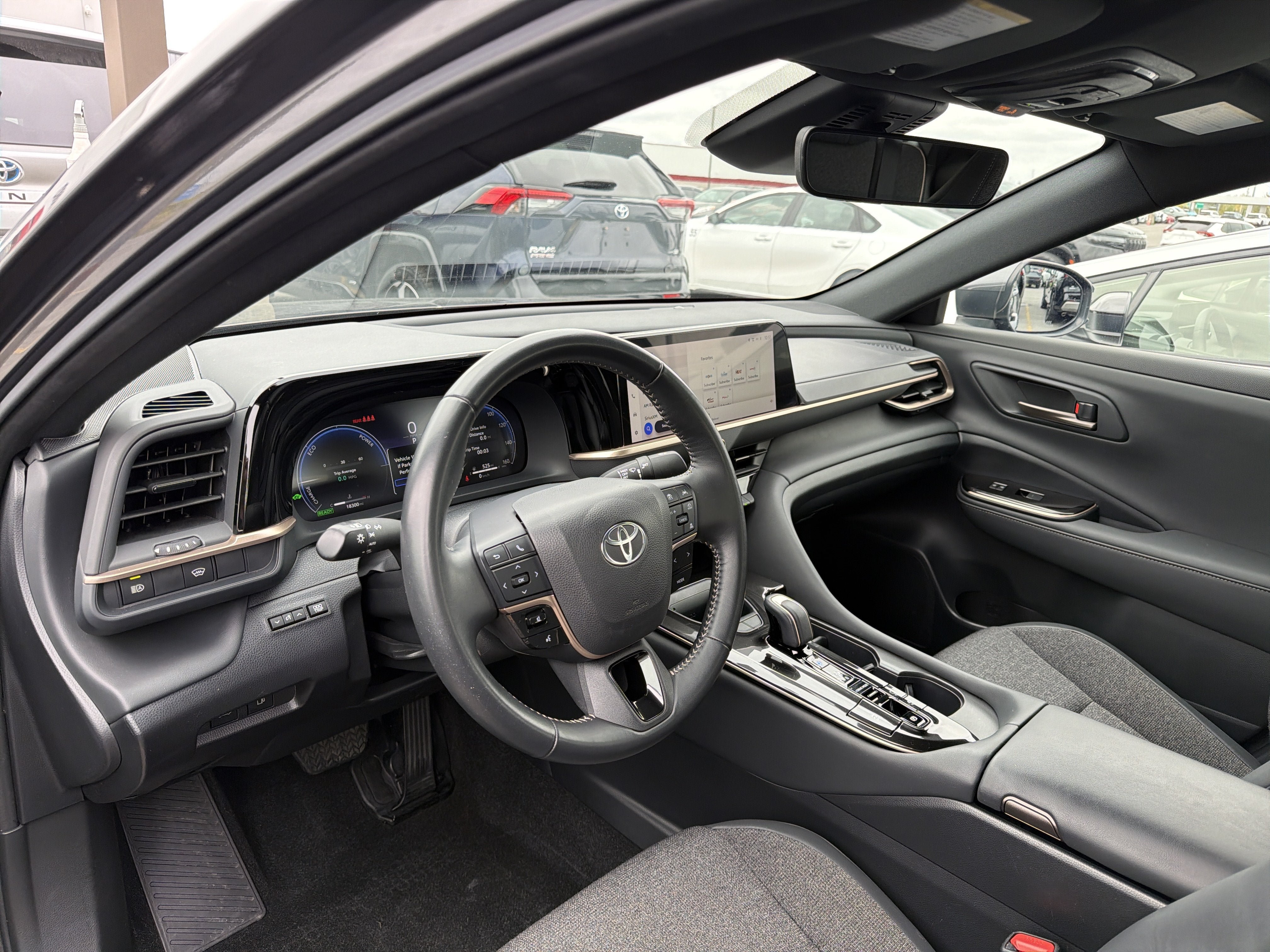 Used 2024 Toyota Crown AWD/4WD image 8