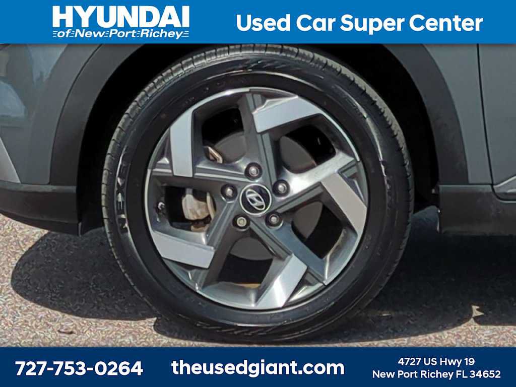 Certified 2025 Hyundai Venue SEL FWD image 10