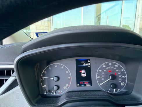 Used 2025 Toyota Corolla LE FWD image 6