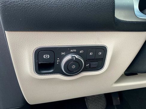 Used 2023 Mercedes-Benz GLB 250 4MATIC image 20