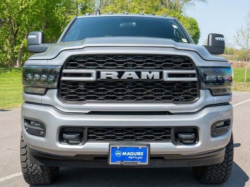 Used 2024 RAM 3500 Tradesman w/ Chrome Appearance Group AWD/4WD image 3