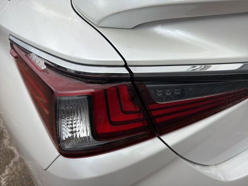 New 2025 Lexus ES 350 Ultra Luxury image 19