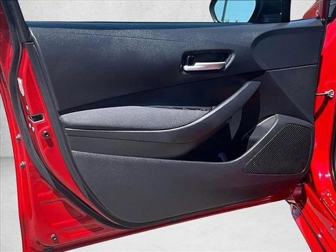 Used 2021 Toyota Corolla LE FWD image 17