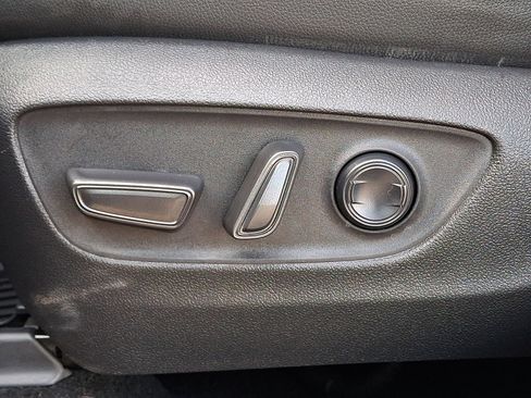 Used 2025 Toyota Grand Highlander AWD image 28