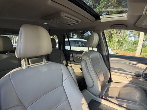 Used 2016 Honda Pilot Touring image 46