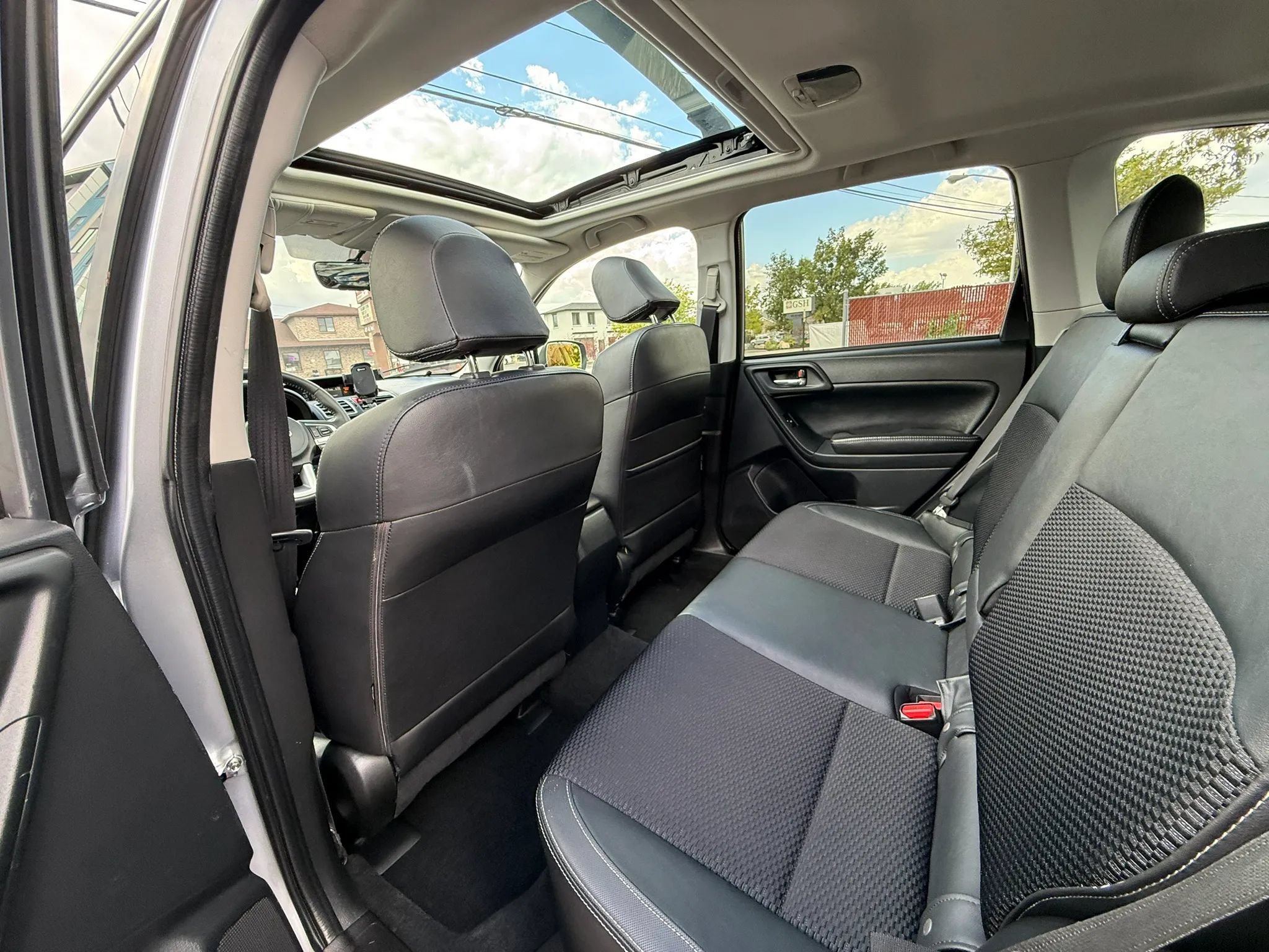 Used 2017 Subaru Forester 2.0XT Premium w/ Popular Package #2A AWD/4WD image 12