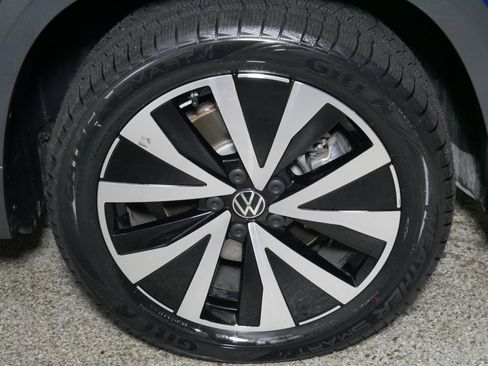 Used 2023 Volkswagen Taos SE AWD/4WD image 15