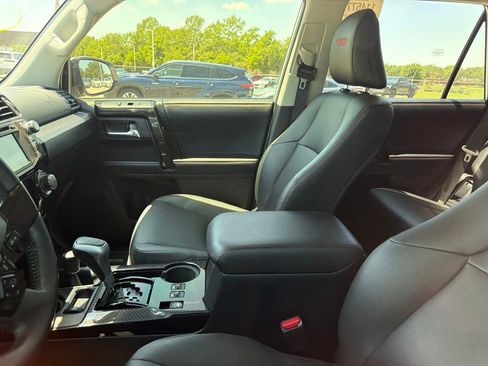 Used 2019 Toyota 4Runner TRD Off-Road Premium AWD/4WD image 12
