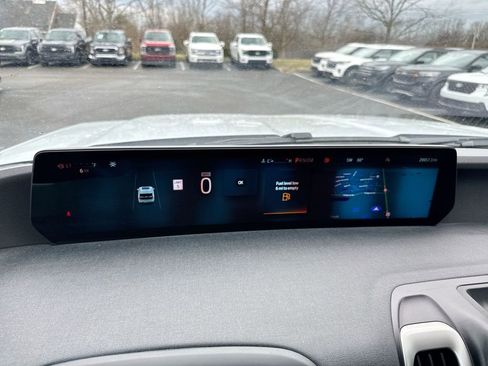 Used 2025 Ford Expedition Active image 12