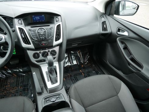 Used 2014 Ford Focus SE w/ SE Winter Package FWD image 11
