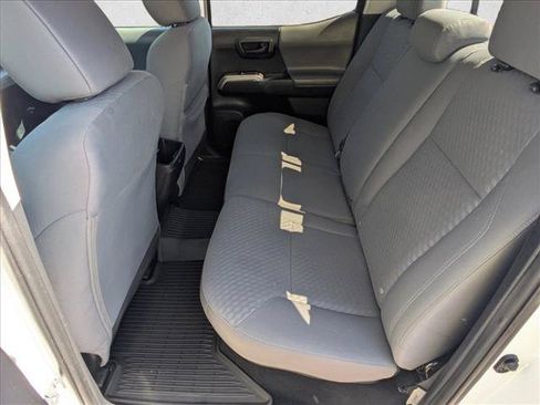 Used 2021 Toyota Tacoma SR5 AWD/4WD image 17