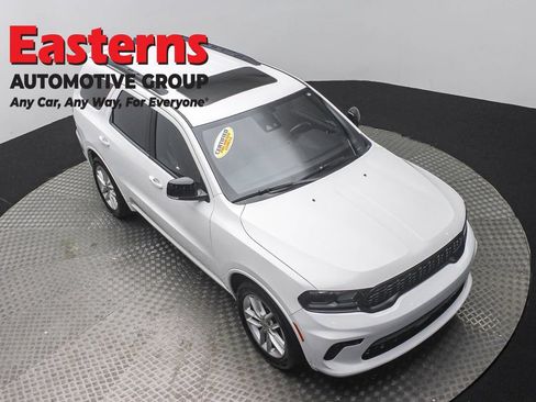 Used 2024 Dodge Durango GT RWD image 3