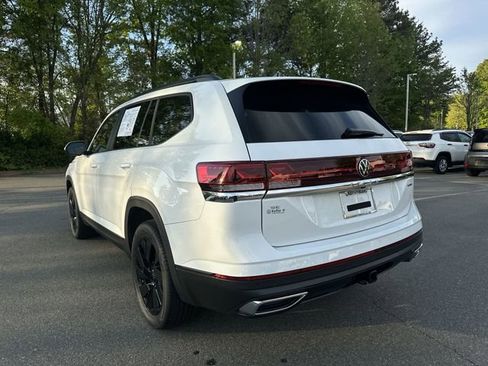 Used 2025 Volkswagen Atlas SE w/ Black Wheel Package AWD/4WD image 3