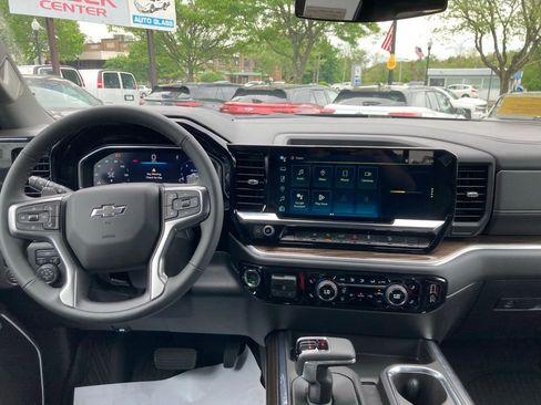 New 2026 Chevrolet Silverado 1500 RST w/ Dark Appearance Package AWD/4WD image 11