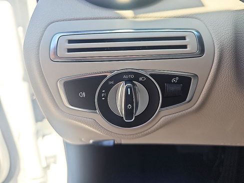 Used 2018 Mercedes-Benz C 300 Sedan image 14