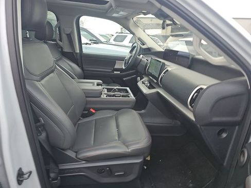 Used 2025 Ford Expedition Active image 11
