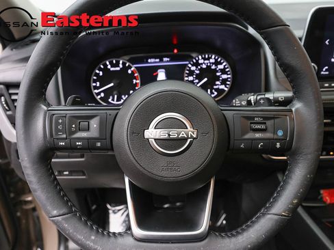 Used 2024 Nissan Rogue SV w/ SV Premium Package FWD image 10