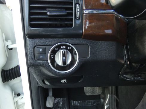 Used 2012 Mercedes-Benz GLK 350 2WD image 75