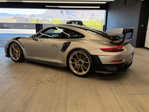 Certified 2019 Porsche 911 GT2 RS RWD image 3