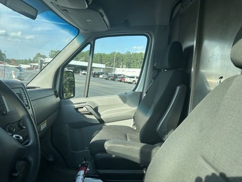 Used 2017 Freightliner Sprinter 2500 image 7