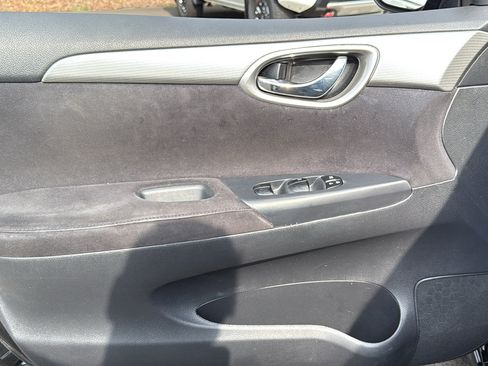 Used 2014 Nissan Sentra SR w/ SR Driver Package FWD image 6