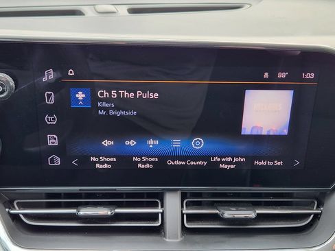 Certified 2025 Chevrolet Trax LT FWD image 17