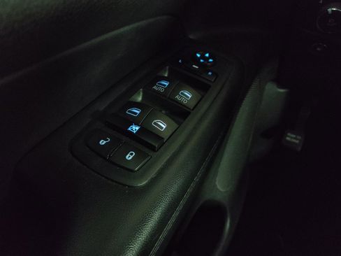 Used 2019 Jeep Grand Cherokee Limited image 27