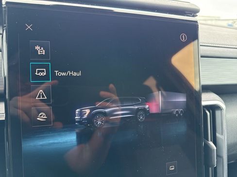 Used 2025 GMC Acadia Elevation image 23