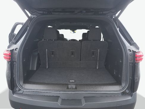Used 2023 Chevrolet Traverse LT AWD/4WD image 13
