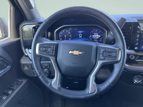 Used 2024 Chevrolet Silverado 1500 LT image 23