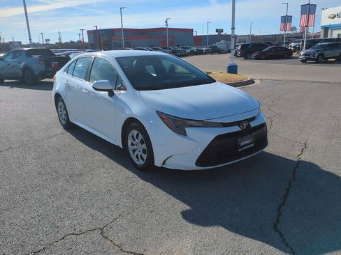 Used 2024 Toyota Corolla LE image 2