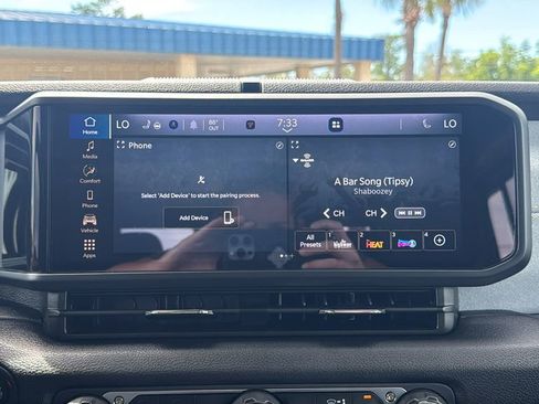 Used 2025 Jeep Gladiator Sport AWD/4WD image 22