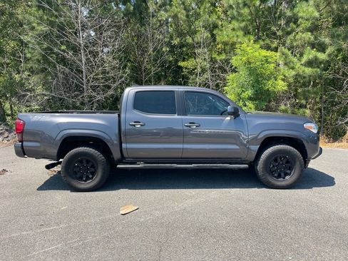 Used 2022 Toyota Tacoma SR w/ SR Convenience Package RWD image 6