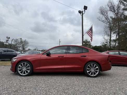 Used 2019 Volvo S60 T6 Momentum image 1