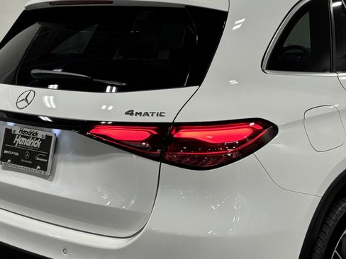 New 2027 Mercedes-Benz GLC 300 4MATIC image 9