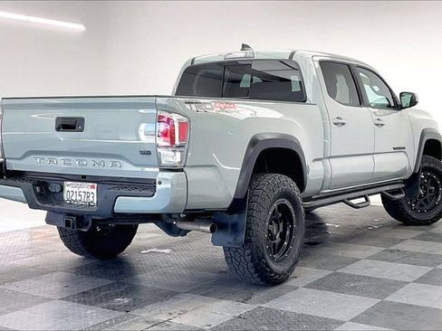 Used 2023 Toyota Tacoma TRD Off-Road w/ Advanced Technology Package image 13