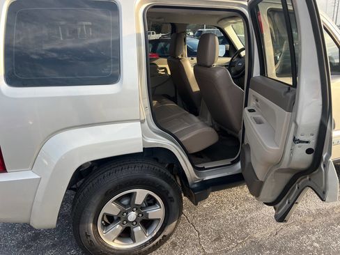 Used 2008 Jeep Liberty Sport image 12